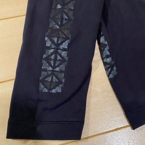 lululemon athletica Pants - Lululemon leggings size 10, full length black with graphic pattern